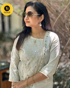 Slay this festive season in a not so traditional look