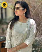 Slay this festive season in a not so traditional look