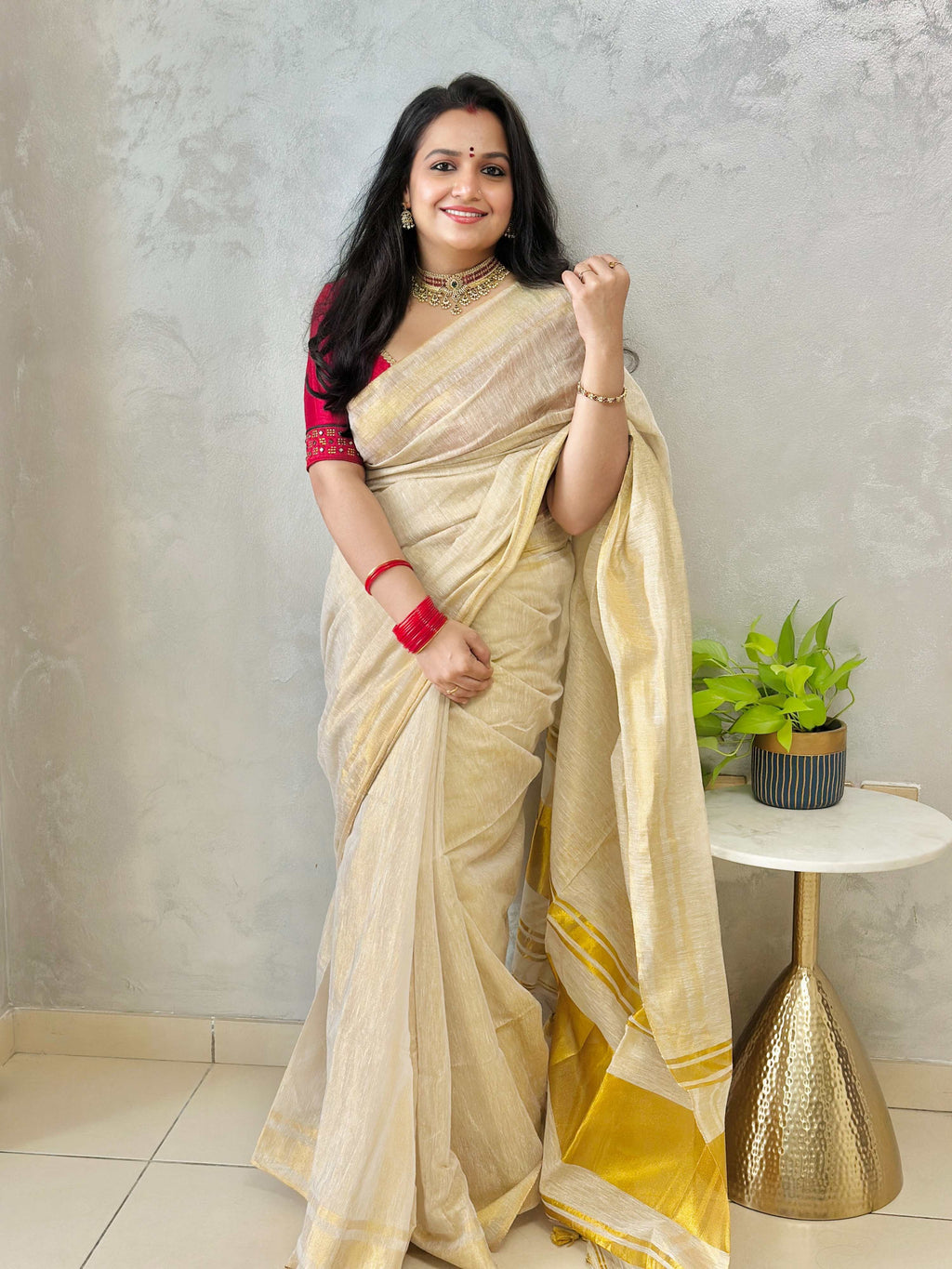 Kerala Kasavu Saree – Tissue Linen Weave